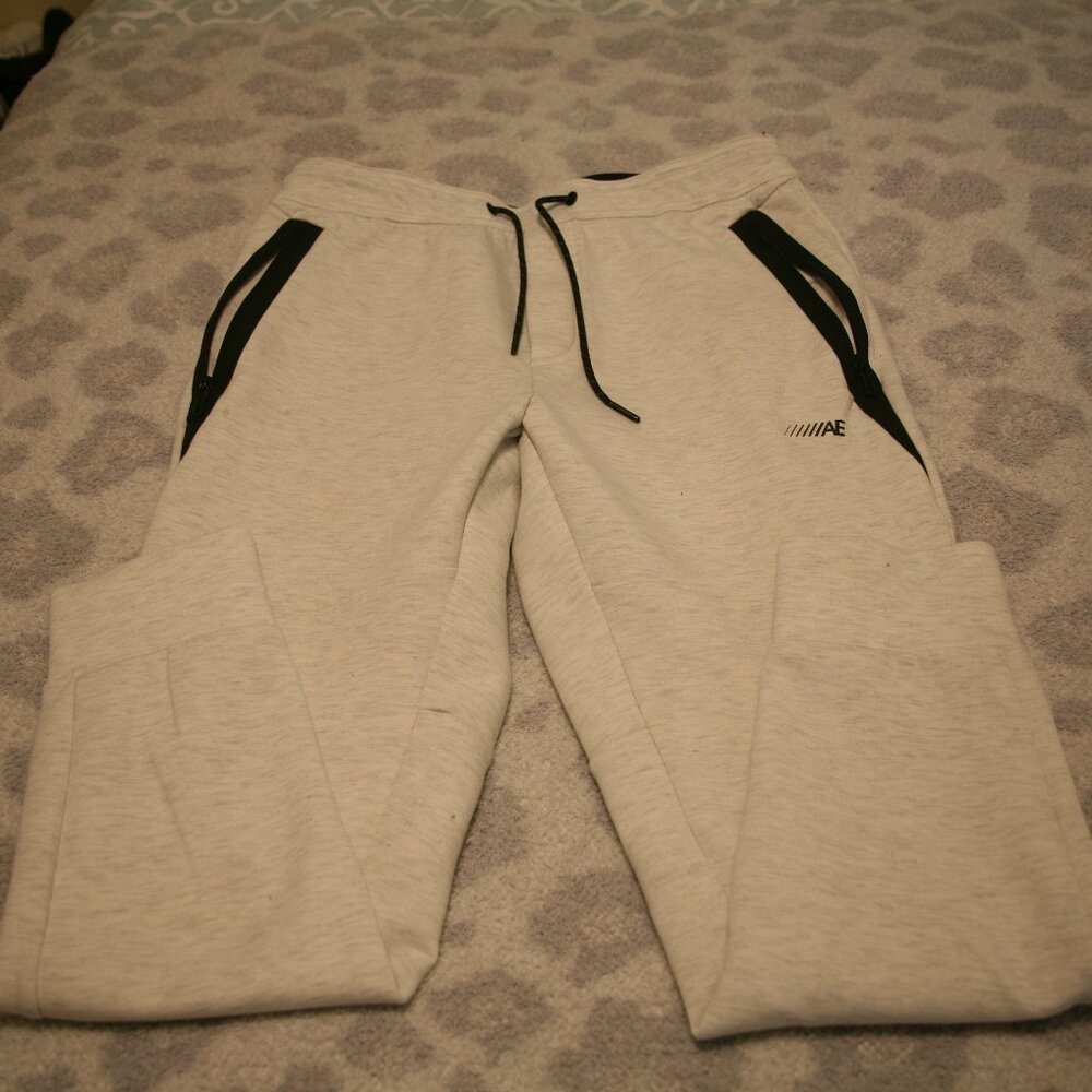 American Eagle Outfitters Men's 24/7 Jogger Sweatpants, Size Medium, White/Gray